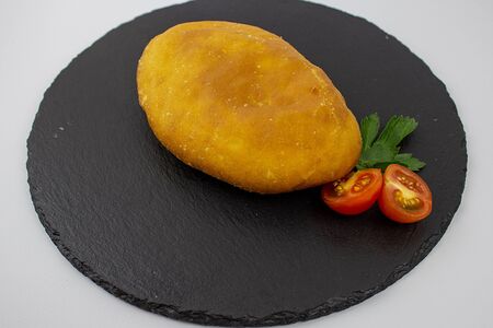 Жареный пирожок с печенью