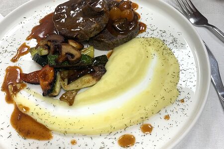 Филе говядины с овощами