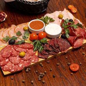 Мясная тарелка
