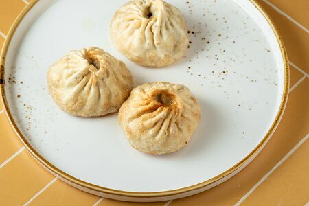 Бууза жаренная с курицей порция (3шт)