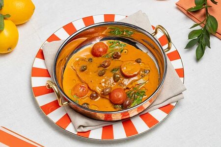 Филе дорадо в неаполитанском соусе