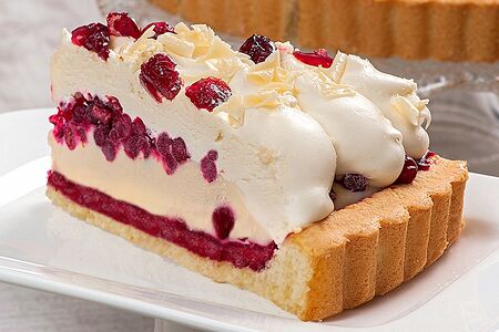 Тарт Брусника-белый шоколад