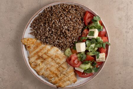 Куриный стейк с гречкой