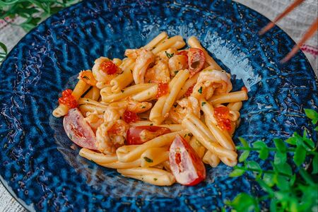 Казаречче с креветками и соусом биск