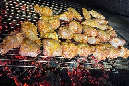 Куриные крылья на мангале 