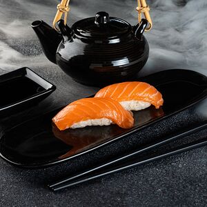 Суши с лососем