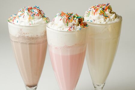 Клубничный молочный коктейль