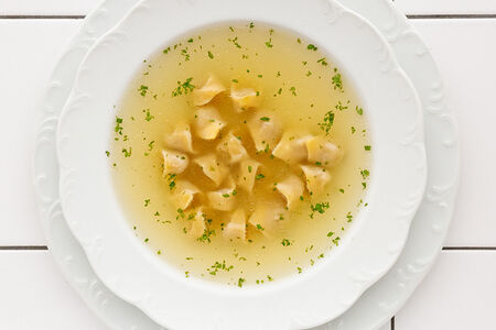 Аньолини с телятиной в бульоне