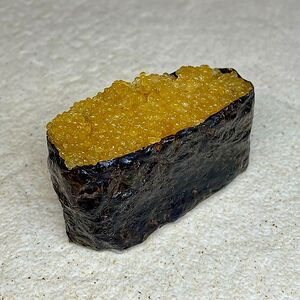 Гункан с икрой щуки