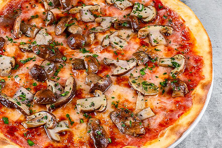 Пицца с белыми грибами