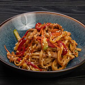 Удон со свининой