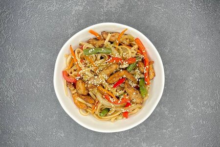 Курица в соусе терияки с лапшой удон