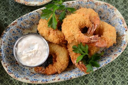 Креветки темпура со сливочным соусом
