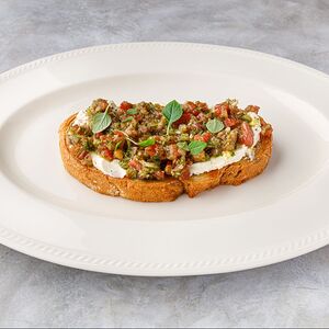 Брускетта с томатной сальсой