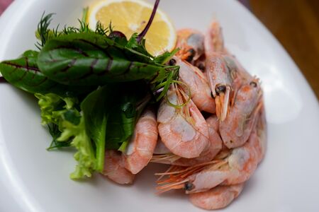 Креветки отварные