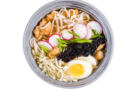 Суп Рамен с курицей и лапшой