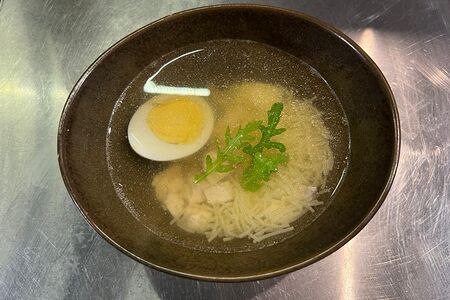 Куриный суп с яйцом