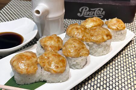 Запечённый ролл с лососем