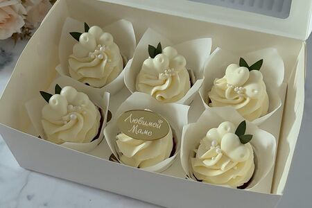 Капкейки маме белые