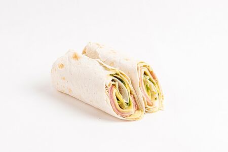 Сэндвич-ролл с ветчиной, сыром и соусом тар-тар