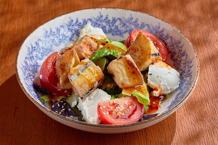 Салат с хрустящим баклажаном