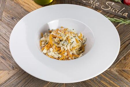 Три сыра и кедровый орех