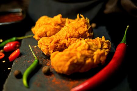 Острые куриные крылья