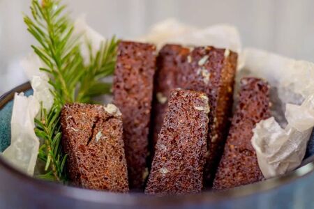 Гарлики из бородинского хлеба с чесноком