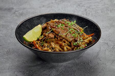 WOK-удон с говядиной