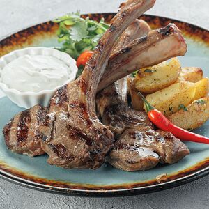 Каре баранины с молодым картофелем 