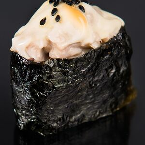 Запеченные суши с лососем