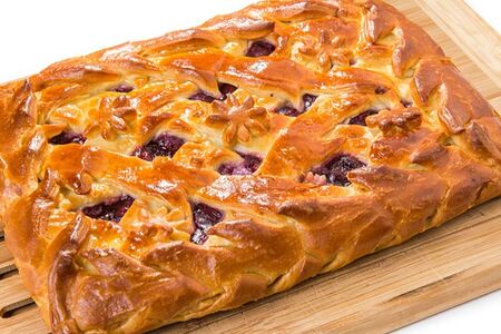 Пирог с черникой и сливочным сыром