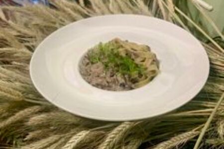 Паста с томлеными щечками