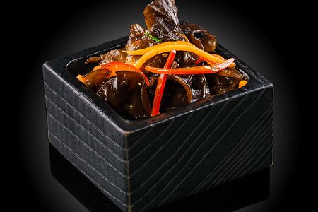 Закуска из древесных грибов