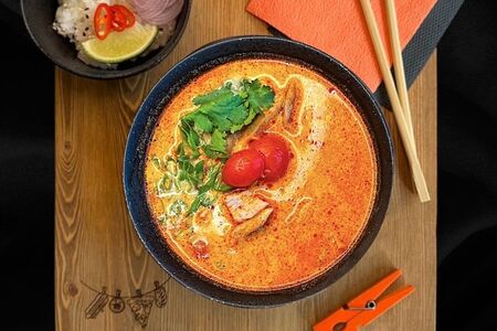 Том ям с курицей