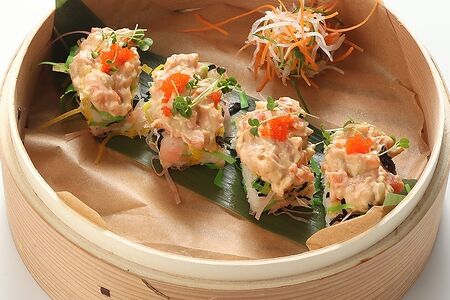 Японская брускетта с лососем