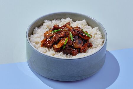 Свинина Блэк Пеппер с рисом