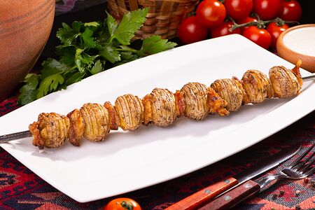 Картофель на углях с салом