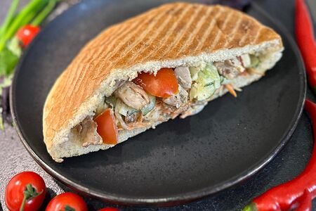 Донер с шашлыком из куриного филе бедра