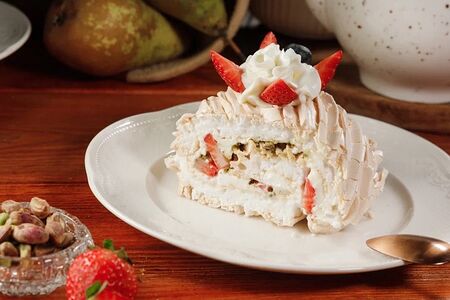 Меренговый рулет