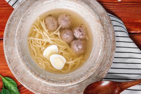 Суп-лапша с фрикадельками из индейки и яйцом