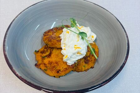 Хашбраун из батата со страчателлой