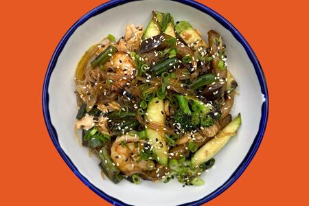 Wok с морепродуктами в устричном соусе 