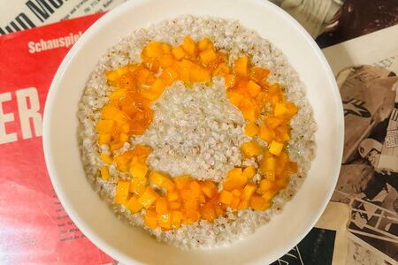 Рисовая каша с манго, мятой и лаймом	