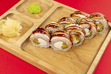 Ролл с угрем и такуаном