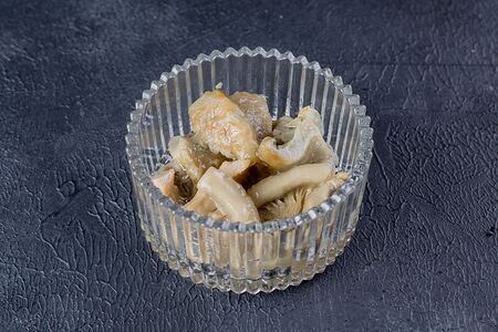 Соленые местные грузди