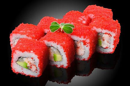 Калифорния с камчатским крабом и гребешком