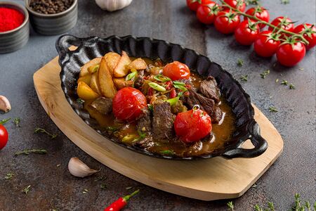 Жареная говядина с овощами 