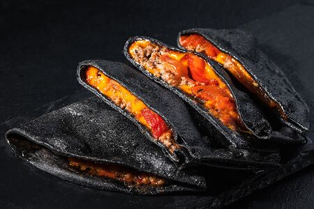 Кесадилья black с рубленным мясом