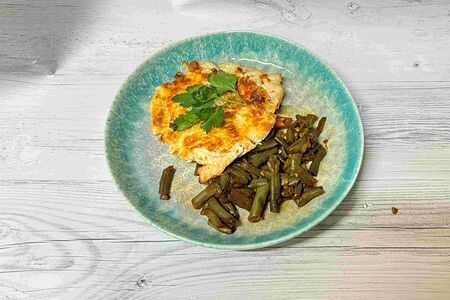 Куриная грудка с фасолью